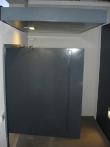 Cancello pedonale in ferro per ufficio privato a Roma progettazione Westway Architects