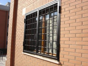 Grate in ferro su misura per abitazione privata a Roma